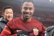 中超夺冠热门上港，外援续约悬而未决，国内球员能否扛起大旗？