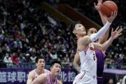 徐杰32分完胜，广东男篮如何在内线混战中取得胜利？