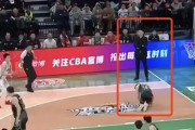 辽宁男篮危机四伏：杨鸣与张镇麟不和传闻背后，球队凝聚力何在？