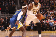 湖人逆袭！在浓眉仅打7分钟的情况下，他们如何战胜勇士并刷新NBA圣诞大战得分纪录？