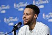 库里自谦：NBA史上仅4人影响全球，你猜他是谁？