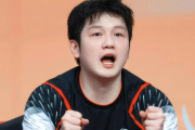 王励勤为何亲自带队保障樊振东？上海队的团魂感动全网！
