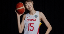 中国女篮五朵金花：韩旭闪耀WNBA，李梦风波后何去何从？