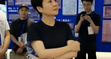 豪门联姻？梁安琪为爱女何超欣挑选未来夫婿，霍启山与樊振东谁更胜一筹？