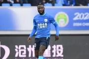 “国足锋线迎来黑又硬？奥斯卡加盟云南玉昆，能否助力国足冲向世界杯？”