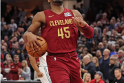 谁才是今日NBA赛场上的MVP？哈登39+9+11准三双表现能否压倒文班34+14+11+3的大逆转？